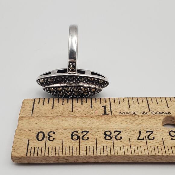Beautiful Modern 925 Sterling Silver Sparkly Marcasite Ring size 7.5 - Picture 10 of 12